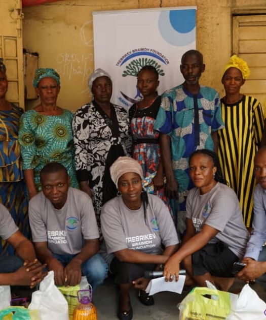 December Christmas Gifts to People in Ebute-Metta/Yaba Zone, Lagos State