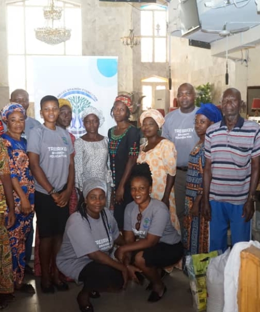 December Christmas Gifts to People in Agege Zone, Lagos State