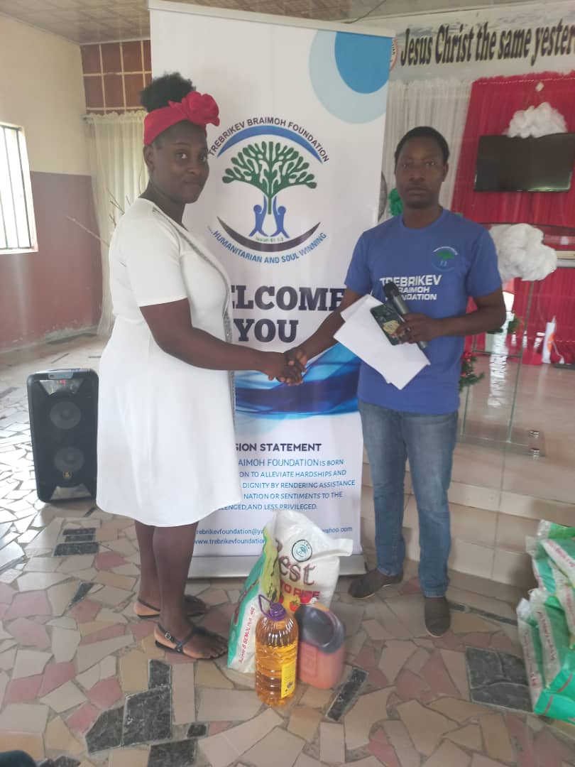 december-christmas-gifts-to-people-in-mowe-ibafo-zone-trebrikev